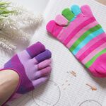 [凱美棉業]五雙組 MIT台灣製 純棉挖空隱形五趾襪 彩色條紋款, , large