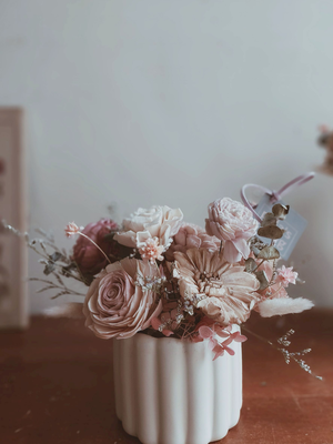 Dried flower bouquet