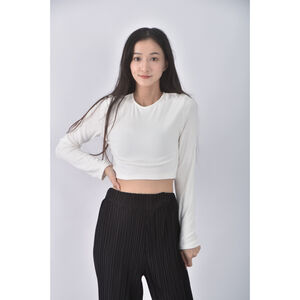 (S) xiao yan jia韓牌修身短版彈性白色長袖上衣二手衣
