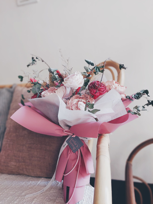 Dried flower bouquet