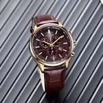 CITIZEN 星辰 亞洲限定款 光動能三眼計時手錶 送禮-咖啡x玫瑰金/42mm AT2573-07X, , large