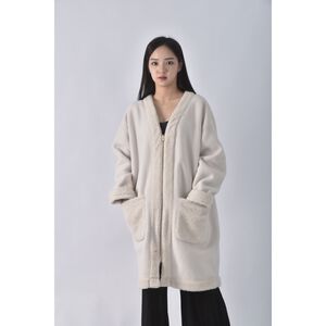 (M) 【房業涵私服】毛毛白色外套二手衣
