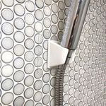 [熊好貼國際]蓮蓬頭架（台灣製造） 2個角度可掛永不鬆脫 免鑽 凹凸粗糙不平粗糙 平滑牆面皆可貼 牆掛 無痕掛勾掛鉤, , large