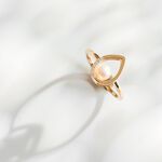 【快速出貨】A'jane 18K金 晨曦之露 珍珠排鑽戒指 A012501-001-54, , large