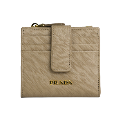 PRADA 金字浮雕Logo 防刮牛皮卡片短夾/藕粉色