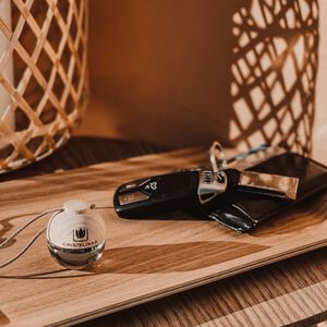 CRISTALINAS CAR AIR FRESHENER - CEDAR & SANDALWOOD