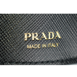 PRADA 浮雕Logo防刮皮革信封造型迷你三折短夾/黑色, , large