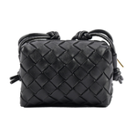 BOTTEGA VENETA Candy Loop 小羊皮迷你相機斜背包/黑色, , large