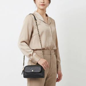 【M2nd】悠特蒂鴕鳥皮多功能斜揹包-黑(T75A)