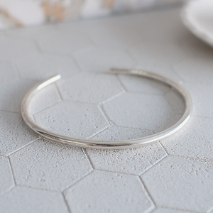 Simple happiness sterling silver bangle