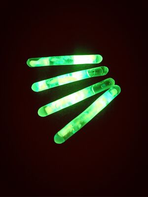 [冠岱]台灣製(60)50/ (45)37/ 25粉末螢光棒夜光棒 綠色  15包1盒 釣魚 漁具 浮標