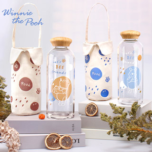 Disney Winnie the Pooh Days Bamboo Lid Large Glass Bottle Tote Bag Set 1000ml-Khaki