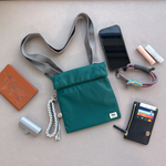 [英國 ROKA LONDON] 極簡風格 STRATFORD 捲蓋防盜隨身側背包- 湖綠, , large