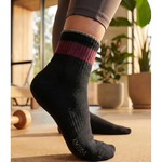 [凱美棉業] 7雙組 MIT台灣製 純棉1/2毛巾底運動襪 都市黑雙色邊條, , large