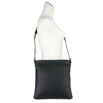 BOTTEGA VENETA 小牛皮編織寬背帶斜背包/黑色, , large