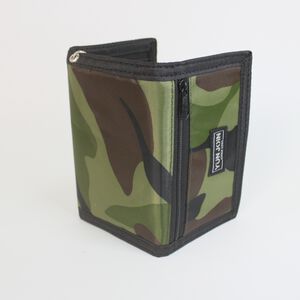 【YUN JOIN】 Camouflage tri-fold short folder