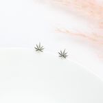 【Angel & Me】嘻哈 Chill 大麻葉 一對 s925 純銀 耳環 耳夾 生日 聖誕 情人節 禮物, , large