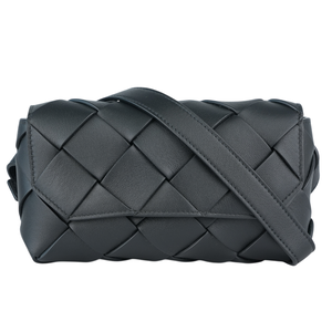 BOTTEGA VENETA Diago 平滑小牛皮編織翻蓋胸口包/腰包/黑色