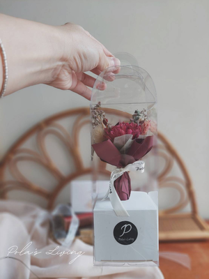Dried flower bouquet