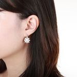 【Angel & Me】小花 雛菊 一對 s925 純銀 耳環 耳夾 生日 禮物, , large