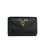 PRADA 浮雕Logo防刮皮革信封造型迷你三折短夾/黑色, , large