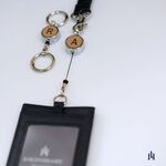 [LOGINHEART]皮革原色．客製英文字母雷雕真皮伸縮扣件（A-Z擇一）台灣製/禮盒包裝/雷射雕刻/證件伸縮/鑰匙圈, , large
