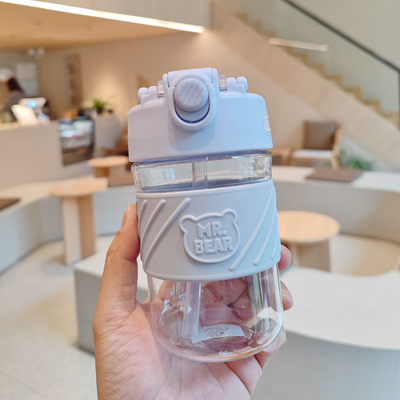 奶油小熊吸管隨身杯 500ml【多色可選】玻璃材質 隨行杯 小熊 吸管 手提功能 食品級材質 水壺 水瓶 水杯 玻璃杯 杯子
