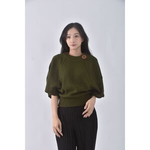 (M) 【國泰航空永續合作】質感綠色短袖上衣二手衣