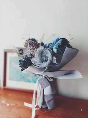 Dried flower bouquet