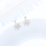 【Angel & Me】可愛 小雛菊 花朵 s925 純銀 一對 耳環 耳夾 禮物, , large