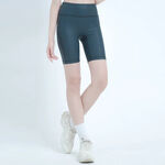 YOGA FLOW Slim Shorts - 3D剪裁修身五分褲 - 仿皮黑 Vegan Leather, , large