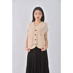 (S) gu質感背心杏色外套二手衣