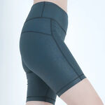 YOGA FLOW Slim Shorts - 3D剪裁修身五分褲 - 仿皮黑 Vegan Leather, , large