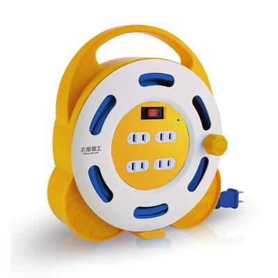 一開四插2P輕巧型家庭電線輪座15A/ 8米