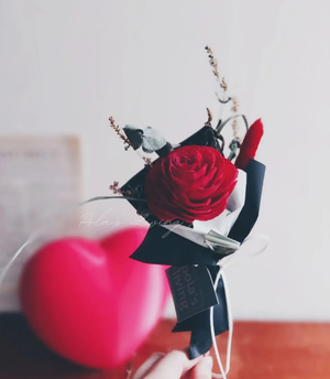 Dried flower bouquet