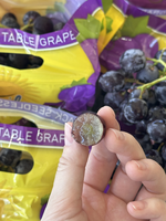 Black seedless grapes, , large