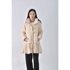 (M) 【房業涵私服】liz lisa蝴蝶結白色外套二手衣
