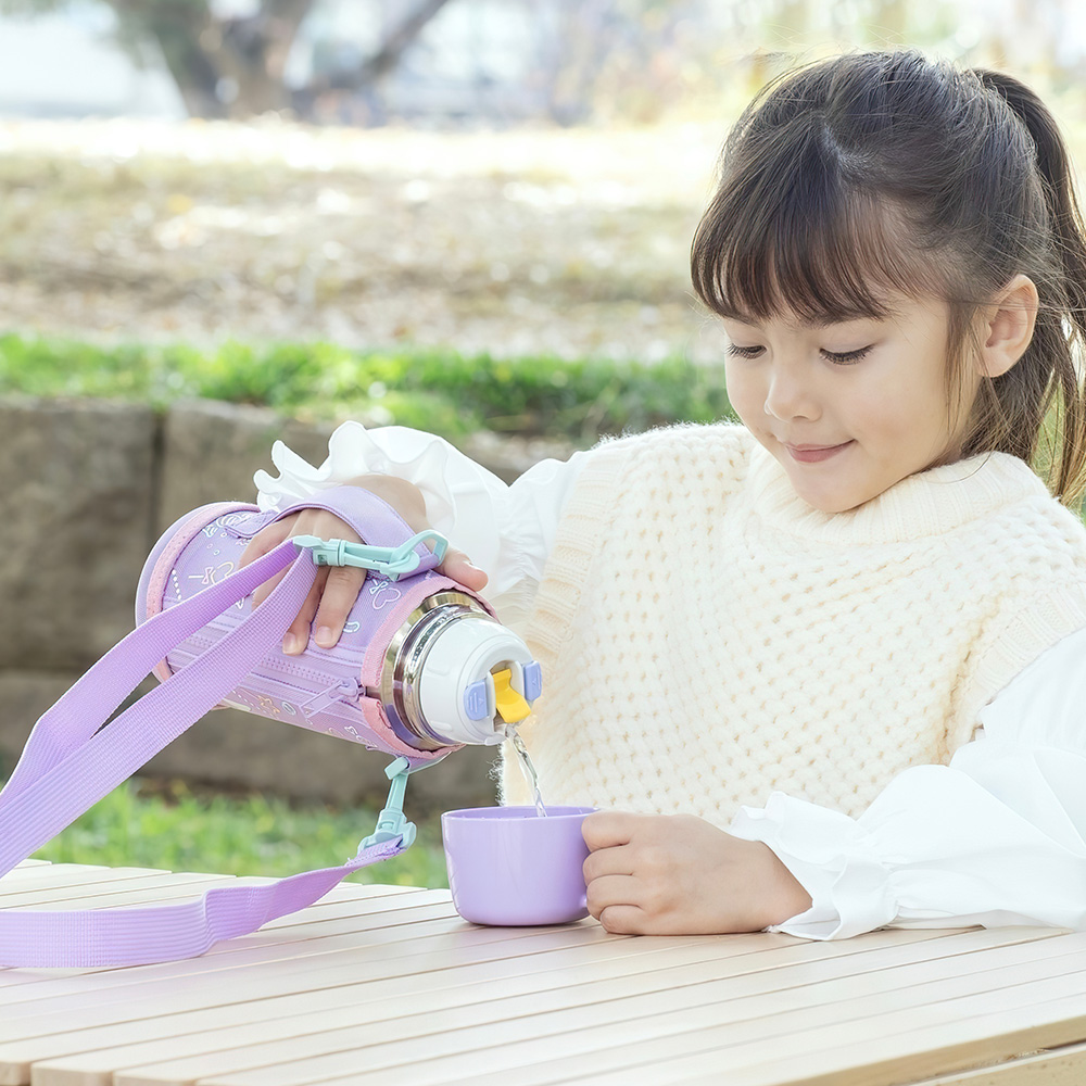 【日本孔雀Peacock】運動家族 直飲+水杯兩用 兒童不鏽鋼保溫杯水壺800ML附杯套+背帶-糖果粉紫, 糖果粉紫, large