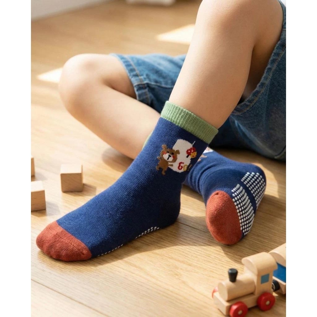 Made in Taiwan (MIT). Antibacterial & Odor-Resistant. 22-oz Soft Pure Cotton Bamboo Charcoal Towels. Set of 12., , large