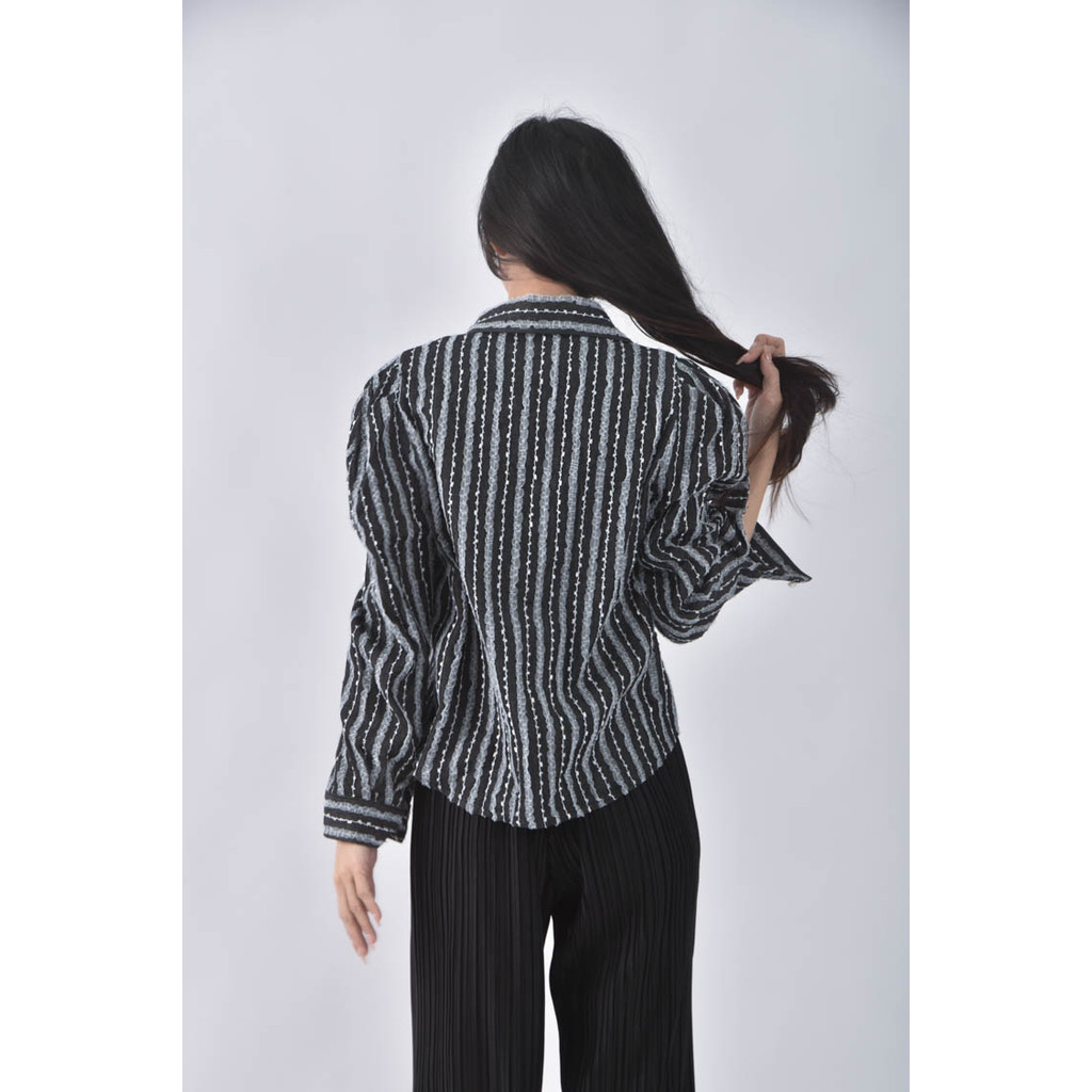 (M) victoria queen韓牌質感條紋黑色長袖上衣二手衣, , large