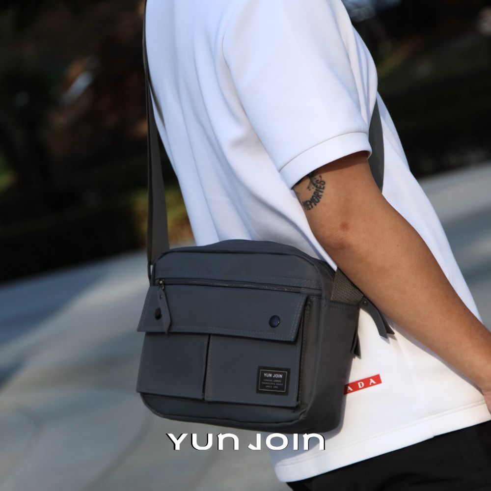 【YUN JOIN】EMBER 經典側肩包-黑色  側背包 斜背包 公事包 收納 防潑水【超強7層收納】, , large