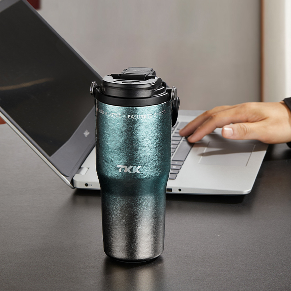 【TKK】悅界時尚 純鈦Ti 拎拎杯 手提式 冰霸杯 抗菌保溫杯 環保杯 700ML(直飲+吸管)-鈦金屬, , large
