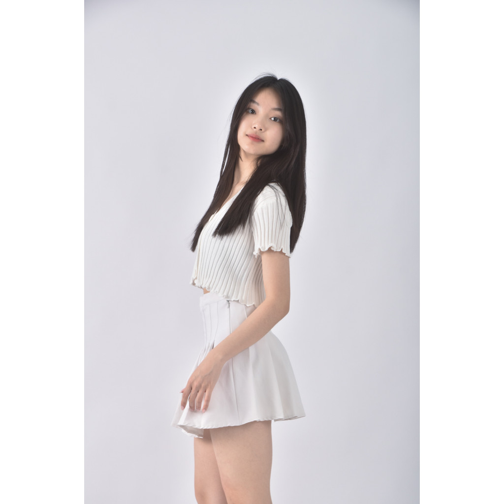 (M) 【里唯私服】yi fan feng shang質感百摺白色短裙二手衣, , large