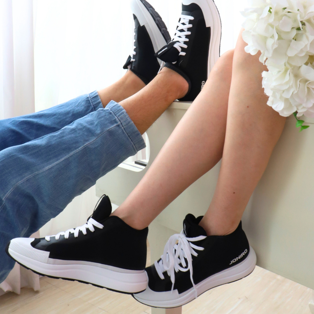 【JONIRO】MIT台灣製造 Fly Out 帆人鞋_極限黑 帆布鞋 穿搭 黑鞋 運動 休閒 學生(男女款)