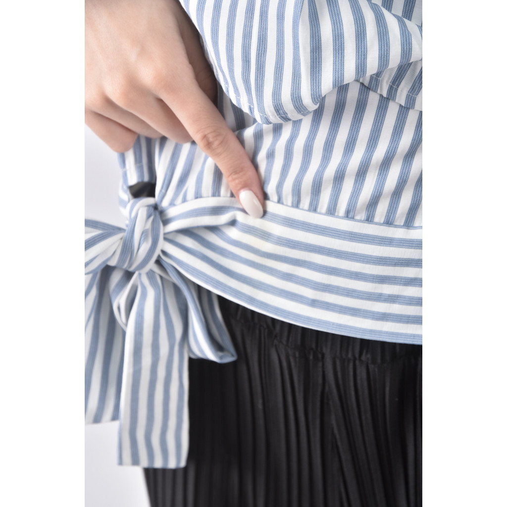 (S) 【金莎私服】neon韓牌綁帶藍色短袖上衣二手衣, , large