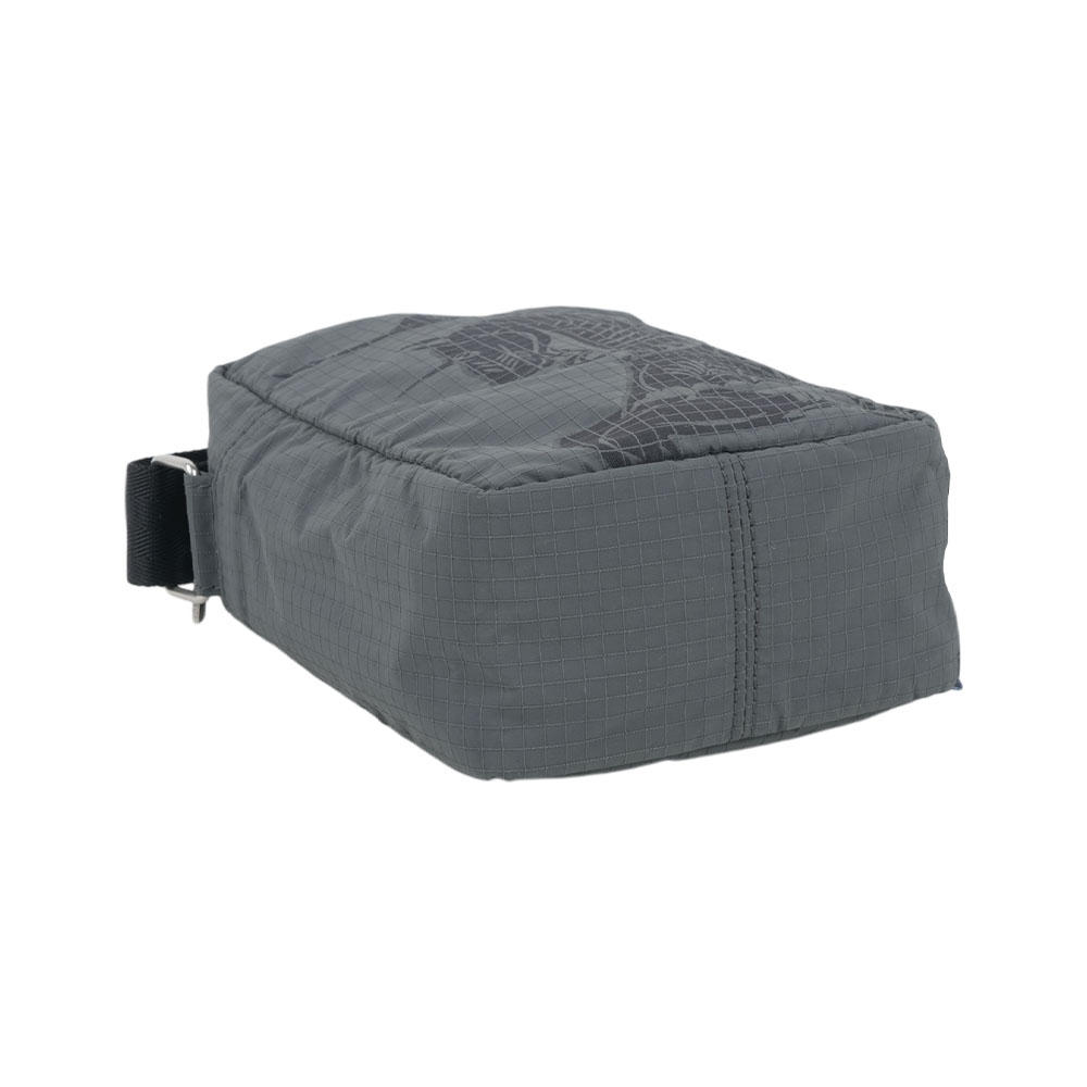 BURBERRY Windbreaker 破風騎士手機包/斜背包(卵石色), , large