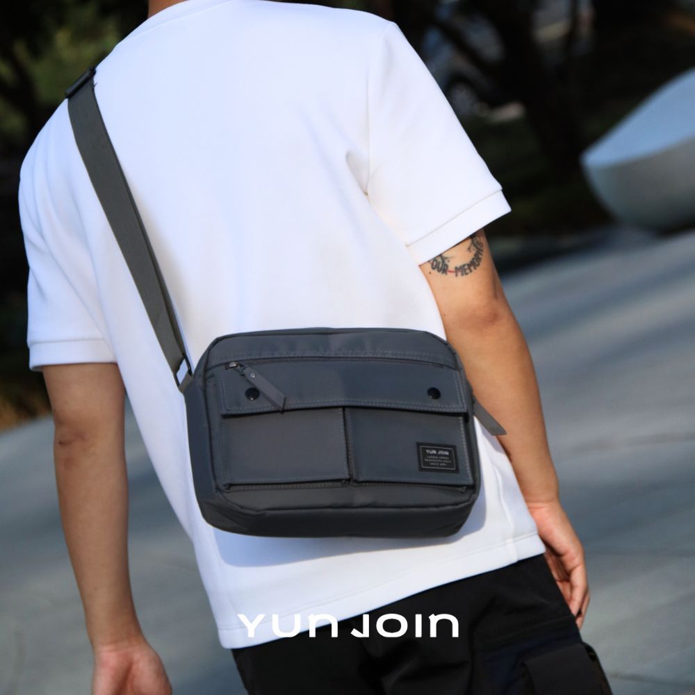 【YUN JOIN】EMBER 經典側肩包-黑色  側背包 斜背包 公事包 收納 防潑水【超強7層收納】, , large