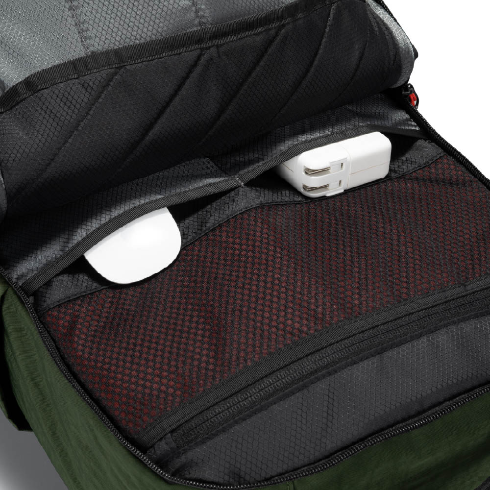 [杰鼎奧拉] KINGSONS｜水洗紋理-防水雙層後背包｜防潑水材質｜可容納15.6吋筆電-燧石黑, 燧石黑, large