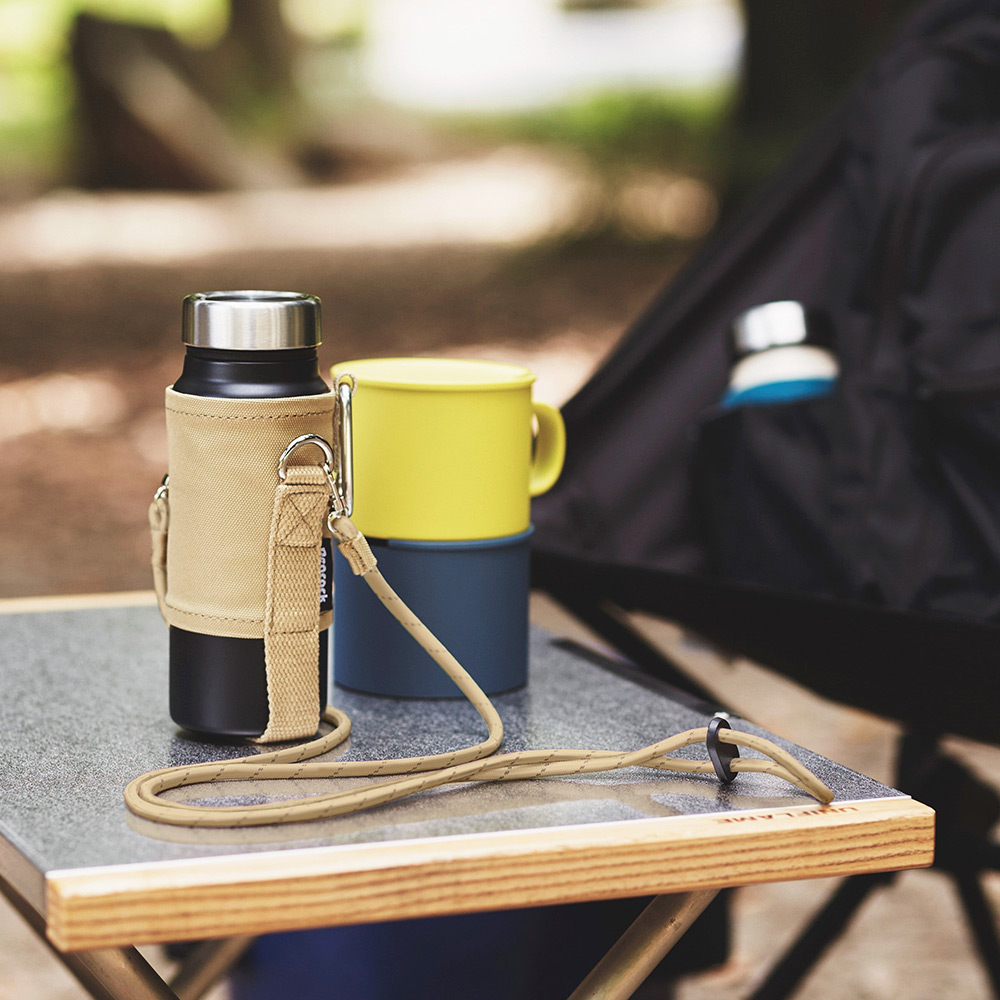 【日本孔雀Peacock】露營戶外登山 不鏽鋼保冷保溫杯400ML(附可調杯袋+登山扣環)-消光黑+米色杯袋, , large