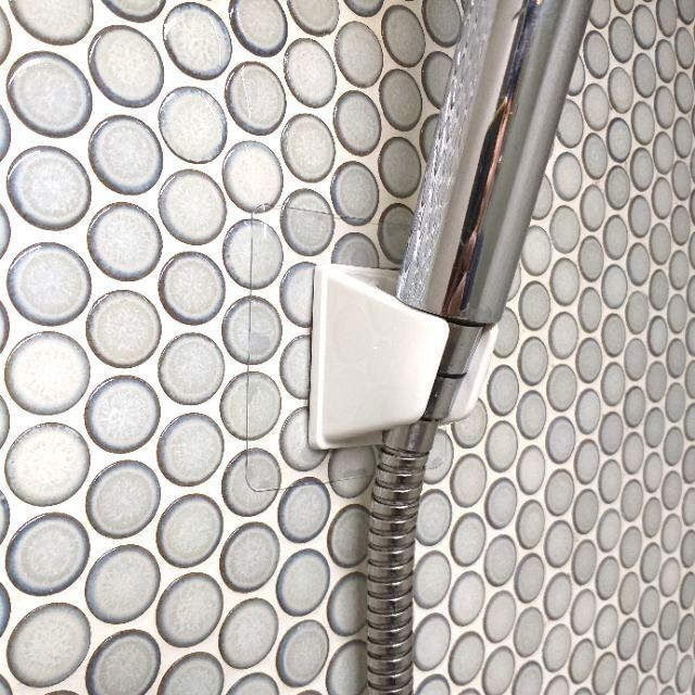 [熊好貼國際]蓮蓬頭架（台灣製造） 2個角度可掛永不鬆脫 免鑽 凹凸粗糙不平粗糙 平滑牆面皆可貼 牆掛 無痕掛勾掛鉤, , large